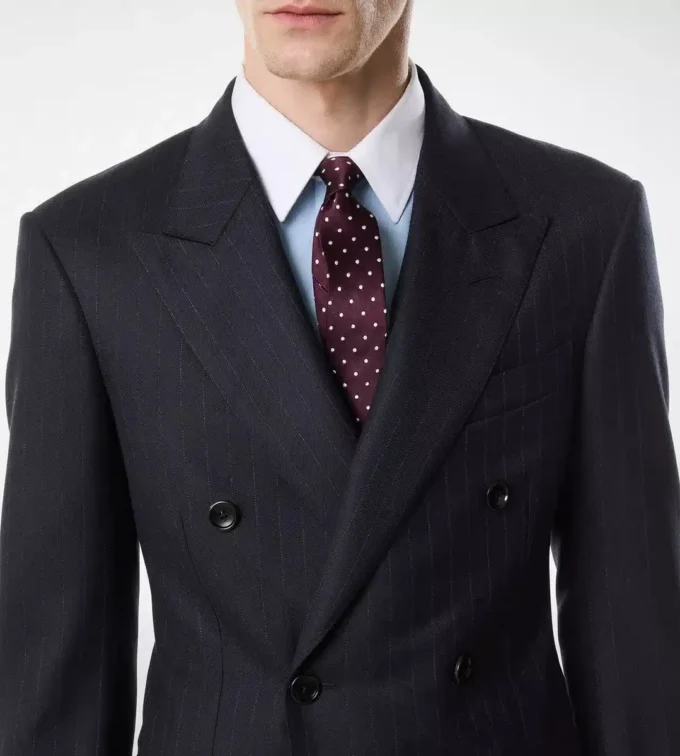 Chaqueta con rayas sutiles Chaqueta con rayas sutiles