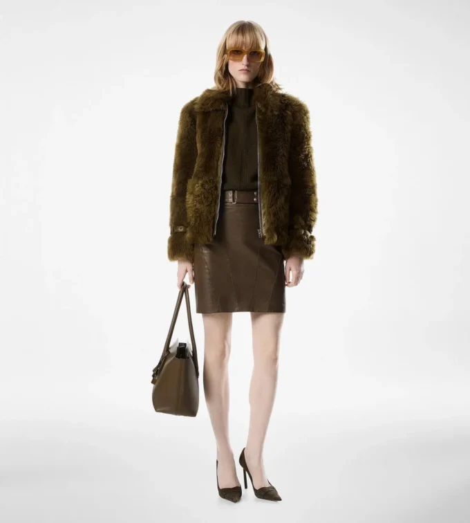 Chaqueta de piel con detalles de cuero Chaqueta de piel con detalles de cuero