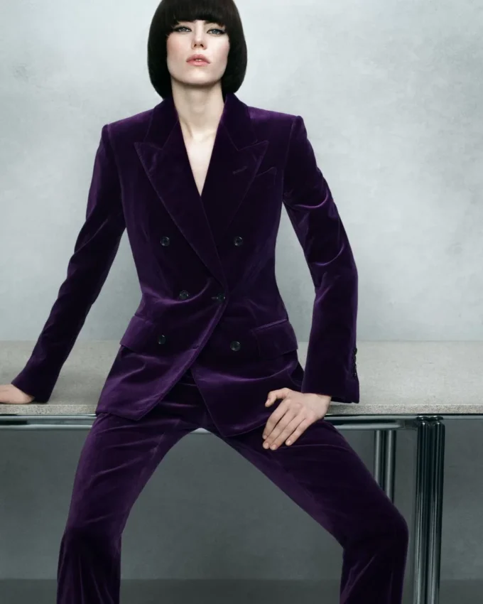 Chaqueta de terciopelo con solapas en pico y doble botonadura Wallis Chaqueta de terciopelo con solapas en pico y doble botonadura Wallis