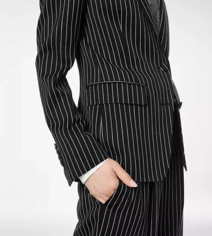 Chaqueta de un solo pecho de lana y algodón a rayas Barathea Chaqueta de un solo pecho de lana y algodón a rayas Barathea