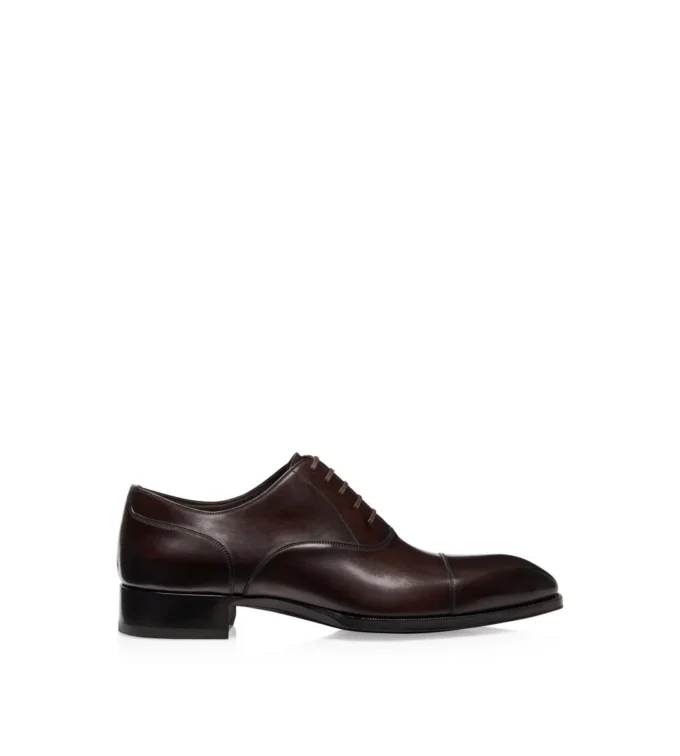 Cuero bruñido Elkan Lace Up