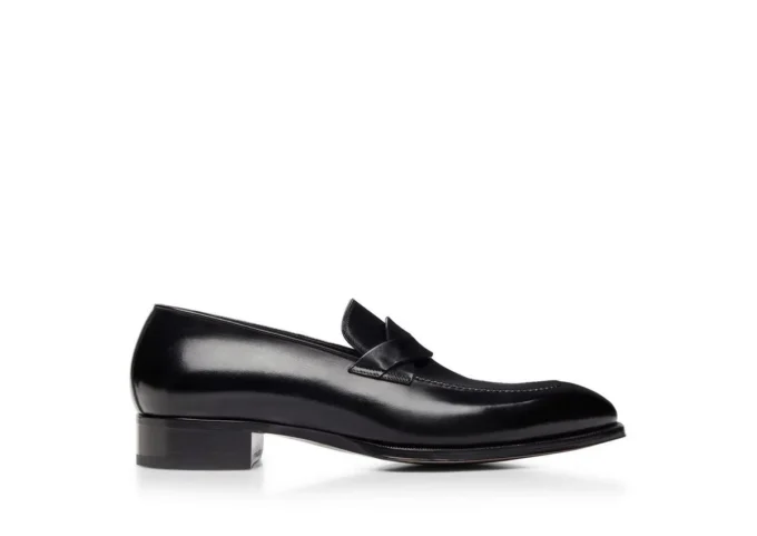 Mocasines Elkan con banda retorcida de cuero bruñido