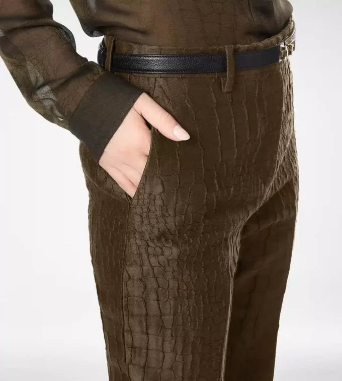 Pantalones rectos entallados de jacquard de cocodrilo Pantalones rectos entallados de jacquard de cocodrilo