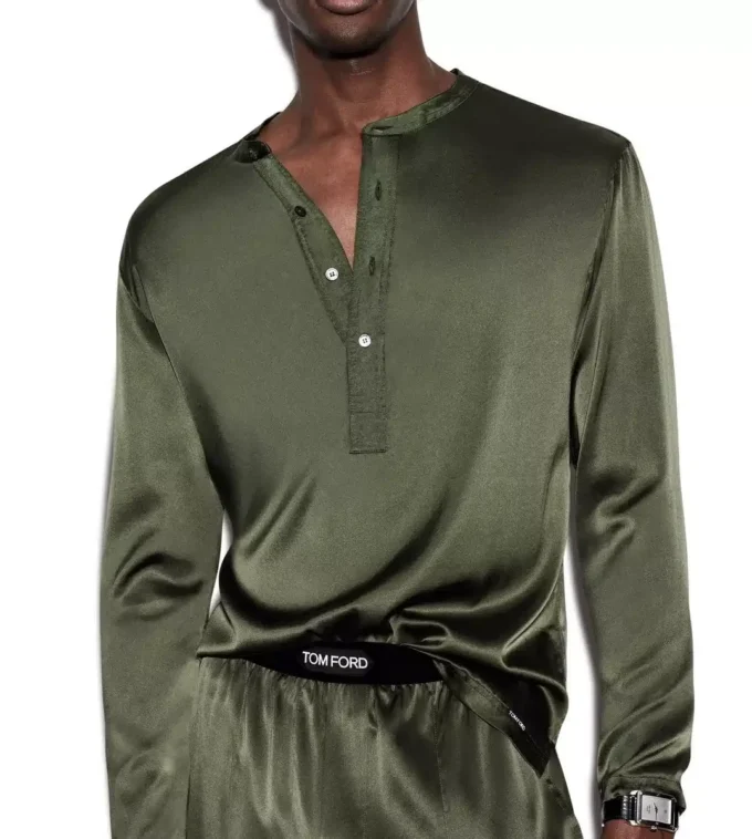Pijama de seda Henley 