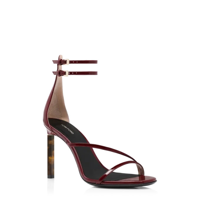 Sandalias de charol con correa al tobillo Sandalias de charol con correa al tobillo