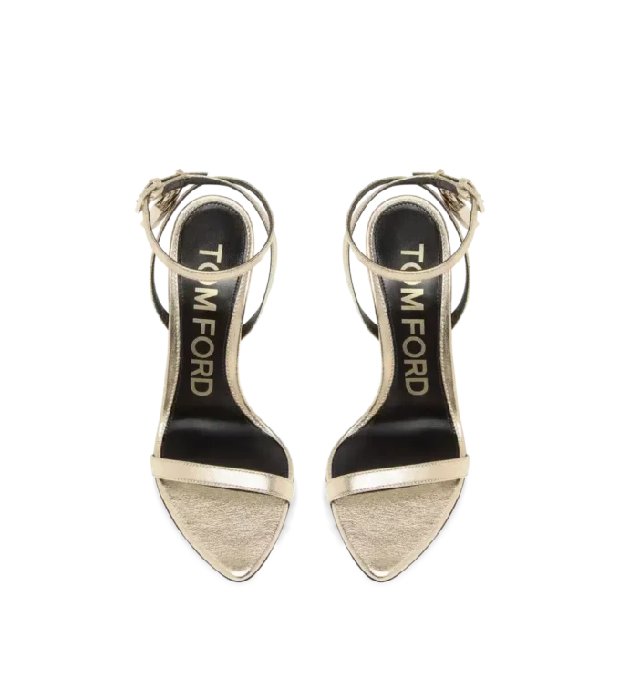 Sandalias puntiagudas sin talón con candado de cuero napa laminado Sandalias puntiagudas sin talón con candado de cuero napa laminado
