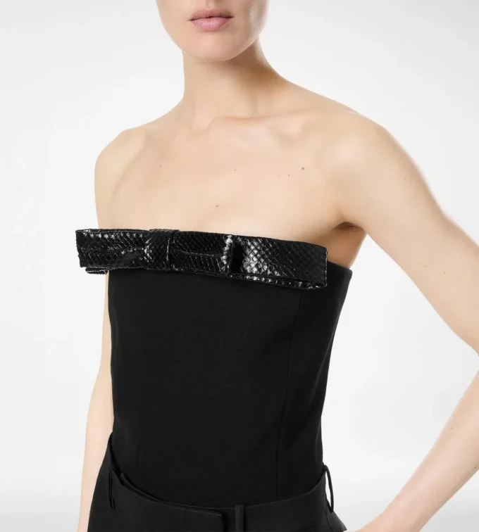 Top sin tirantes con detalle de lazo