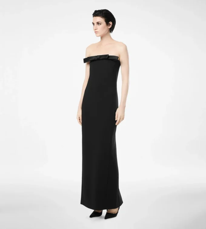 Vestido de cóctel sin tirantes de crepé pesado y satén envers con detalle de lazo