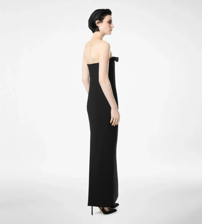 Vestido de cóctel sin tirantes de crepé pesado y satén envers con detalle de lazo