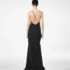 Vestido de noche camisola de crepé de seda con lunares y detalles de encaje
