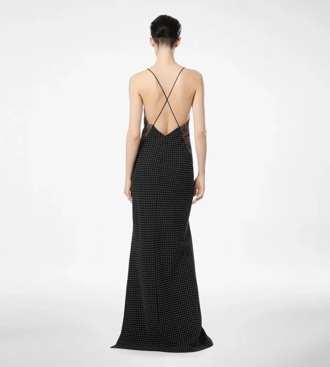 Vestido de noche camisola de crepé de seda con lunares y detalles de encaje