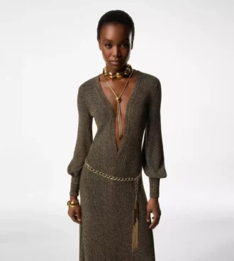 Vestido largo con cuello en V y espalda abierta