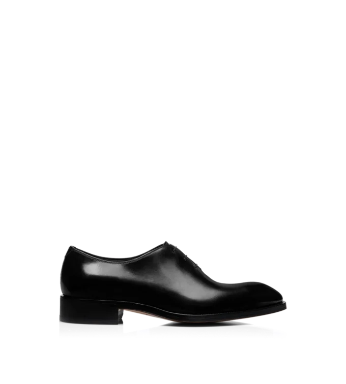 Zapatos con cordones de cuero pulido