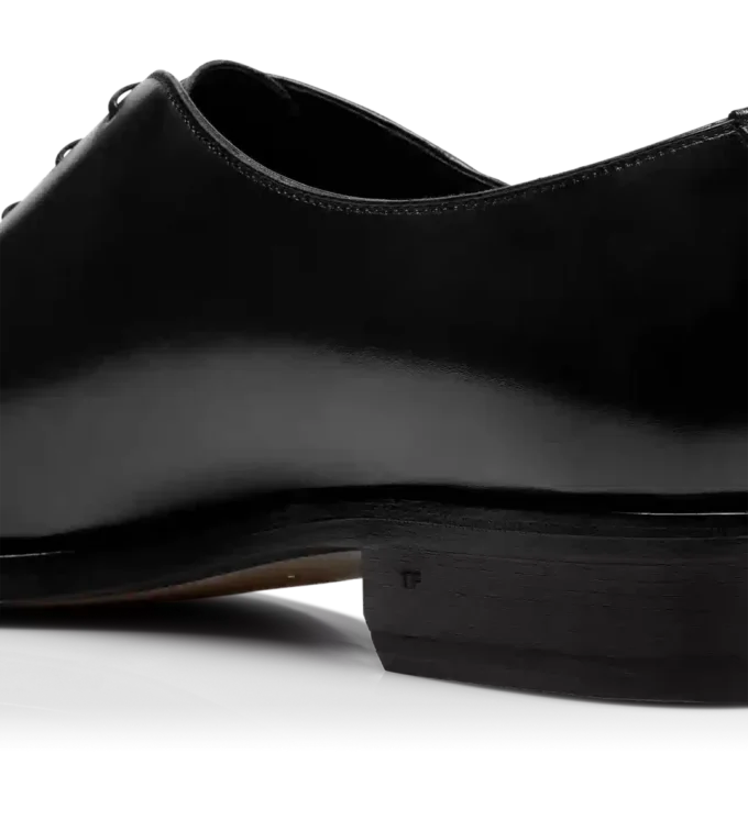 Zapatos con cordones de cuero pulido