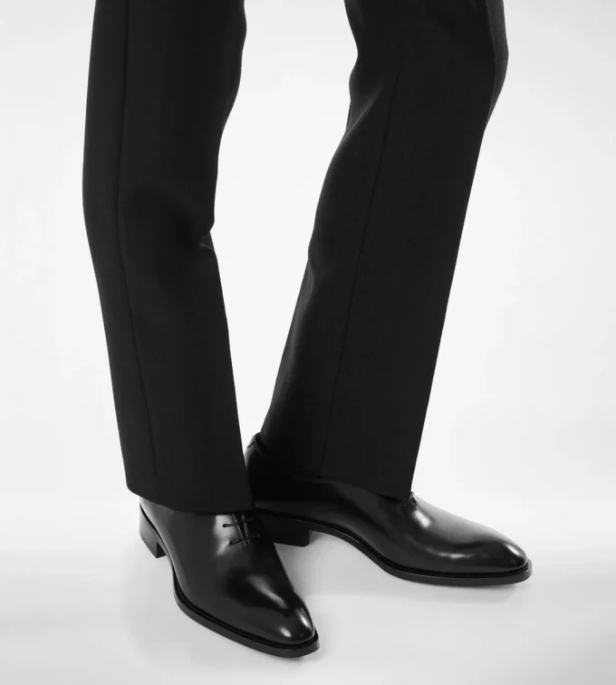 Zapatos con cordones de cuero pulido
