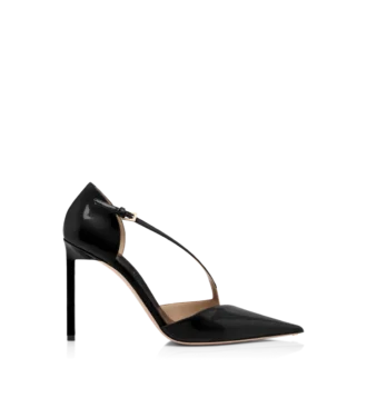 Zapatos de salón asimétricos de charol
