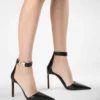 Zapatos de salón con correa al tobillo y hebilla en T de piel granulada flexible