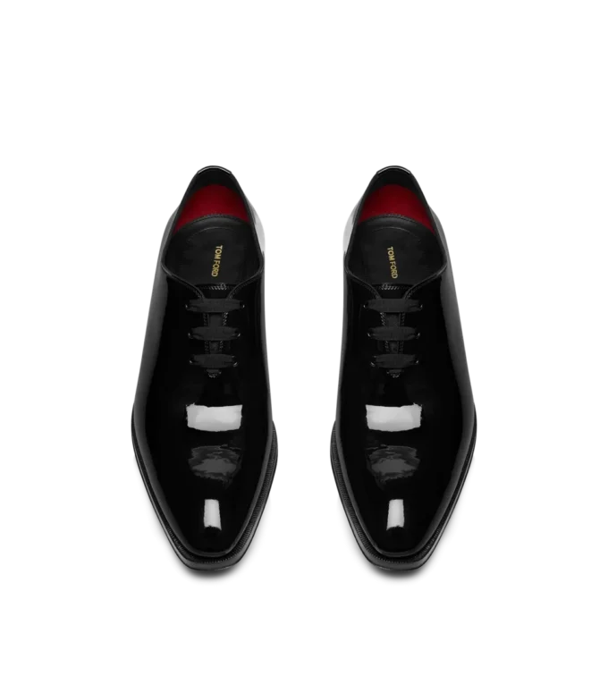 Zapatos de vestir Vincent con cordones y puntera entera de charol